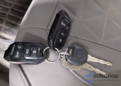 2000 Saturn Sl2 from USA, damaged, VIN 1G8ZK5273YZ233882